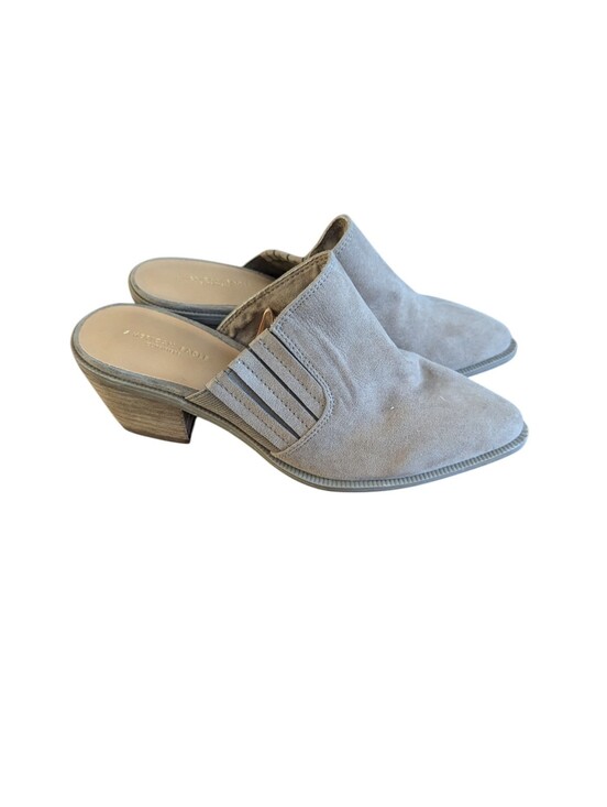 American Eagle Outfitters Shoes - American Eagle,Women’s Taupe Suede Mule Heels, Size 6